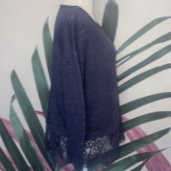 Eyeshadow Thin Sweater with Lace - Picture 4 of 13